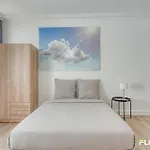 2 Bedrooms Experience Paris In Charm & Elegance