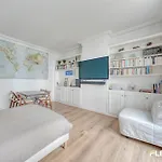 2 Bedrooms Experience Paris In Charm & Elegance